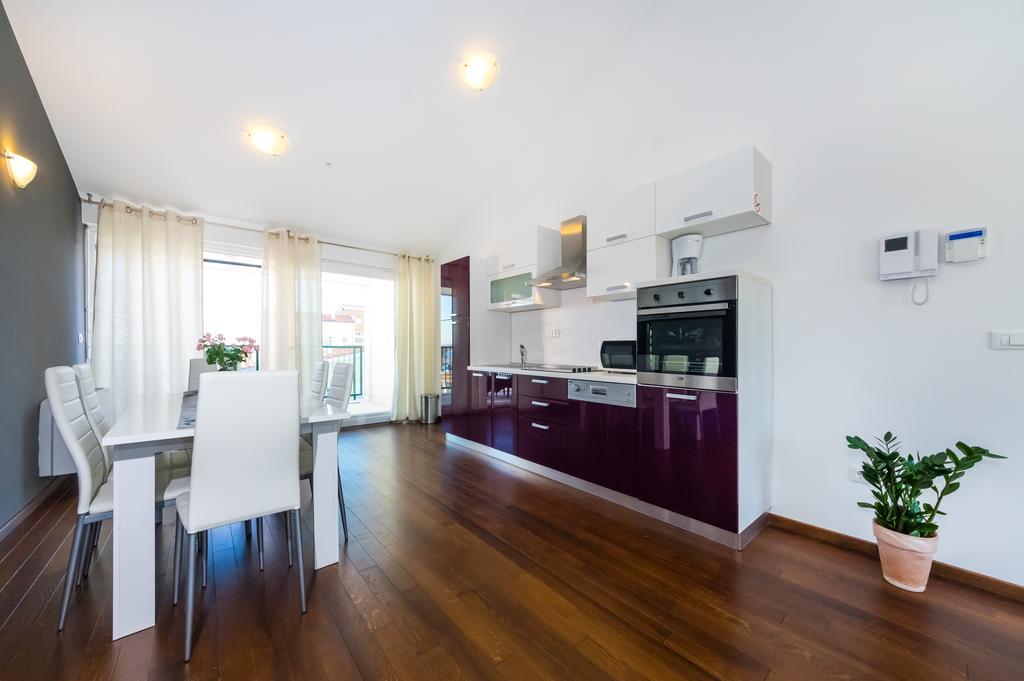נין Queen Beach Apartments מראה חיצוני תמונה