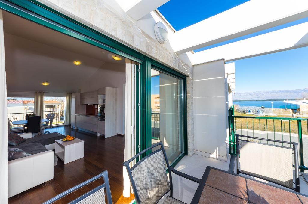 נין Queen Beach Apartments מראה חיצוני תמונה
