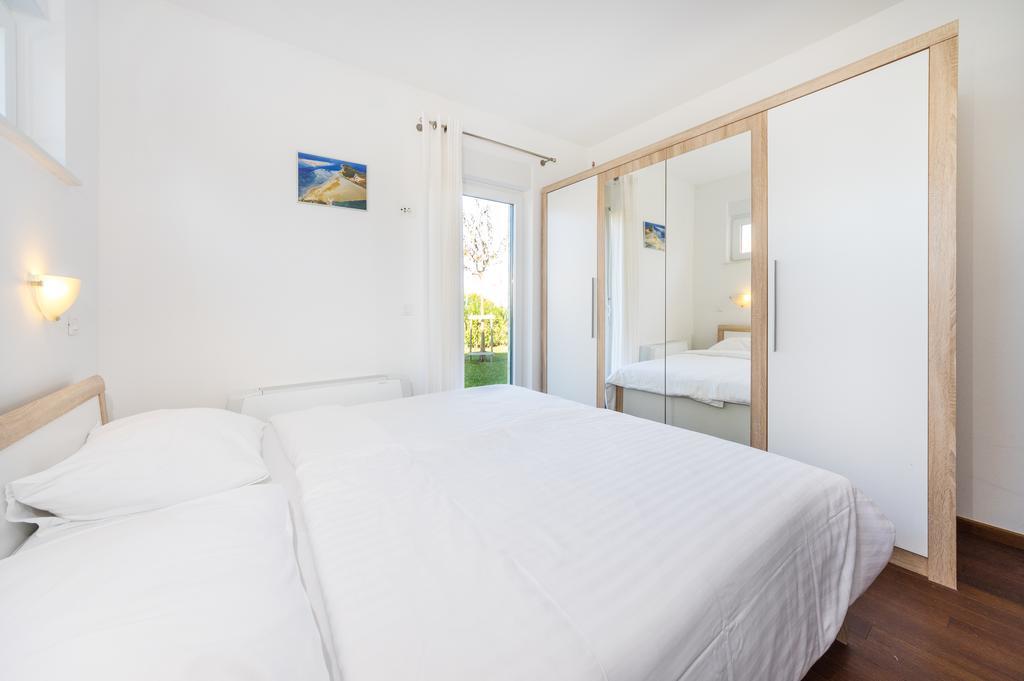 נין Queen Beach Apartments מראה חיצוני תמונה